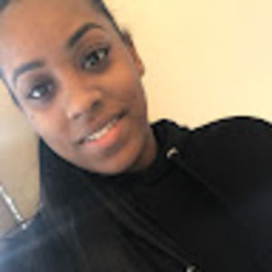 Meet your Posher, Lora